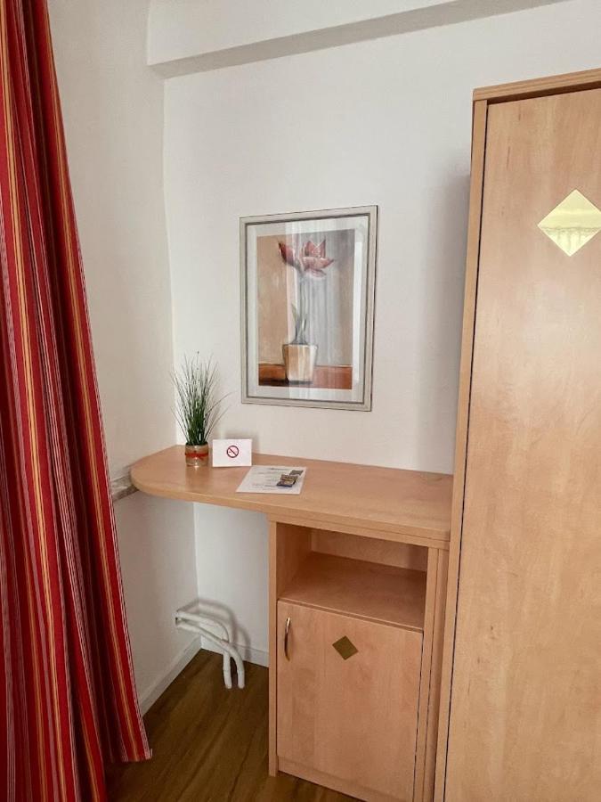 Zum Schwanen Garni Hotel Buggingen Luaran gambar