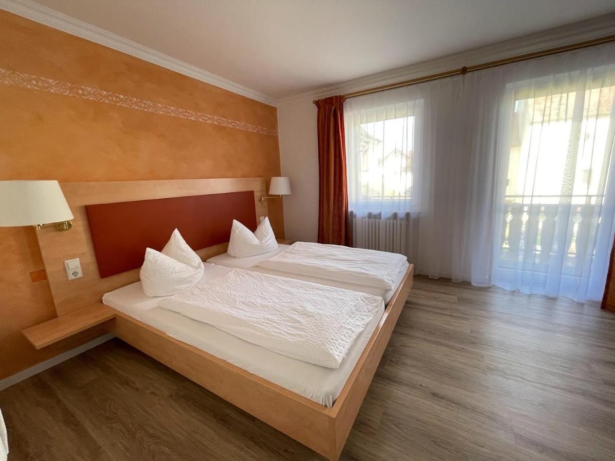 Zum Schwanen Garni Hotel Buggingen Luaran gambar