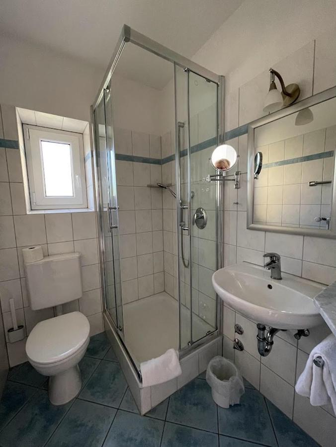 Zum Schwanen Garni Hotel Buggingen Luaran gambar